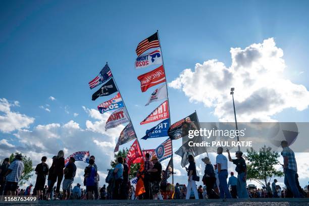 Political Rally Flags 1,052 Trump Santa Stock Photos, High-Res Pictures, and Images - Getty ...