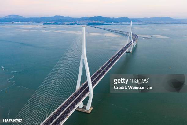 xiamen zhangzhou cross-sea bridge - xiamen fotografías e imágenes de stock