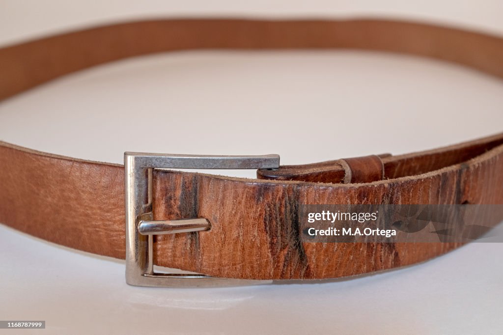 Slimming - leather strap