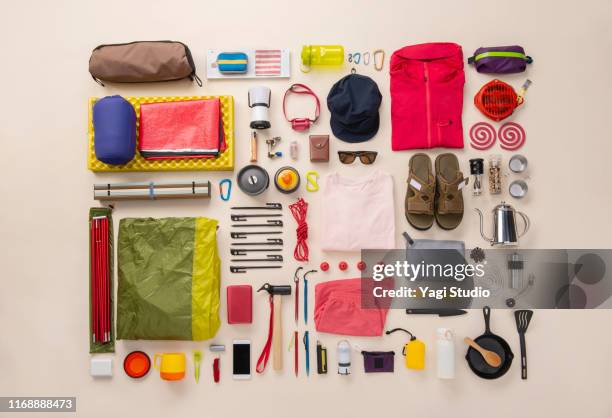 camping equipment knolling style - karabijnhaak stockfoto's en -beelden