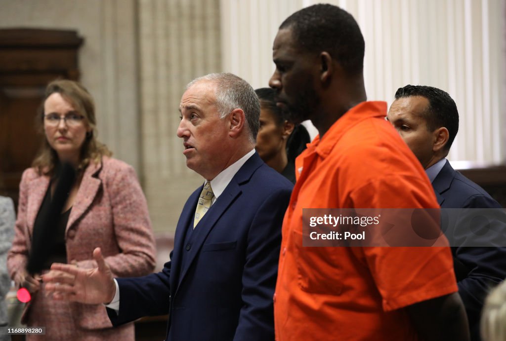 R Kelly Appears In Court in Chicago For Status Hearing