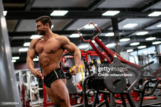 Simple Bodybuilder 23,825 Male Bodybuilder Pose Stock Photos, High-Res Pictures, and ...