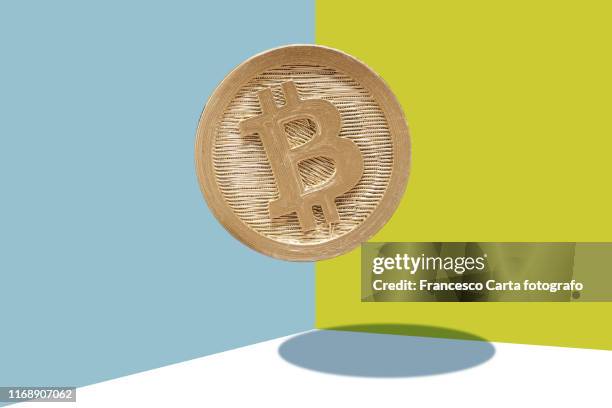 bitcoin - bitcoin symbol stockfoto's en -beelden