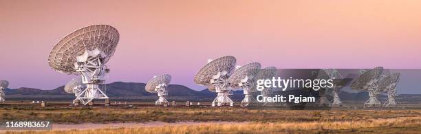 rymdobservatoriet radioteleskop panorama - satellite dish bildbanksfoton och bilder