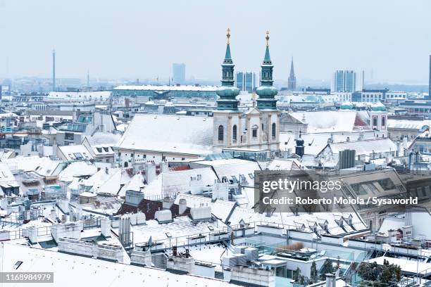 peterskirche (st. peter's church), vienna - cultura austríaca - fotografias e filmes do acervo