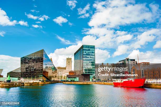 waterfront and city skyline, liverpool, merseyside, united kingdom - liverpool england stock-fotos und bilder