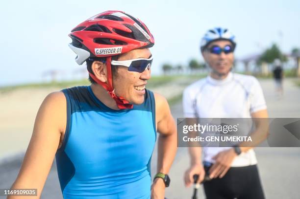 blind triathlete - japan racing stock-fotos und bilder