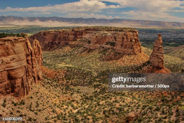 colorado national monument park - colorado national monument stockfoto's en -beelden