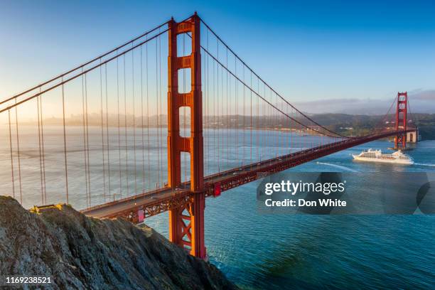 san francisco bay in kalifornien - bucht-von-san-francisco stock-fotos und bilder
