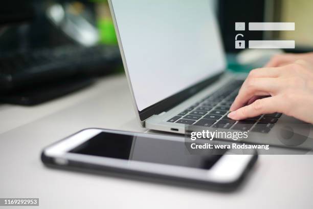Apply Online Icons Photos and Premium High Res Pictures - Getty Images