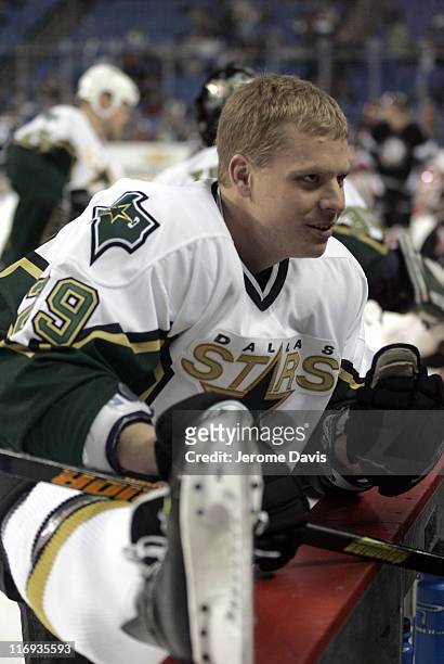 Dallas Stars' Steve Ott stretches out before a game versus the Buffalo Sabres at the HSBC Arena in Buffalo, NY, December 14, 2005. Buffalo defeated...