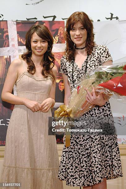 Emiri Henmi and Jennifer Carpenter during "The Exorcism of Emily Rose" Tokyo Press Conference at Hote Seiyo Ginza in Tokyo, Hotel Seiyo Ginza, Japan.
