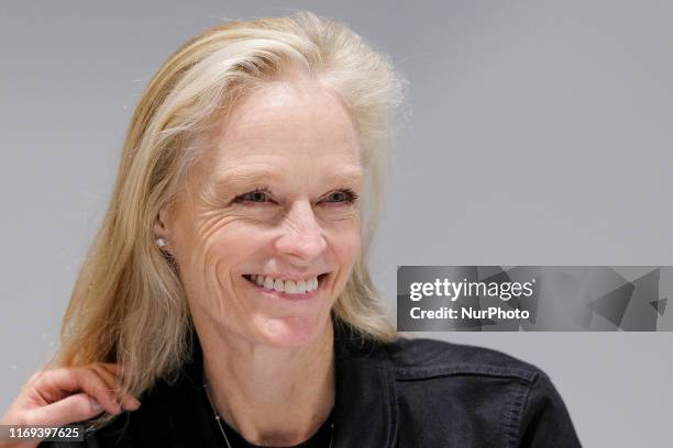 Suzy Amis Cameron Photos And Premium High Res Pictures Getty Images suzy-amis-cameron-photos-and-premium-high-res-pictures-getty-images