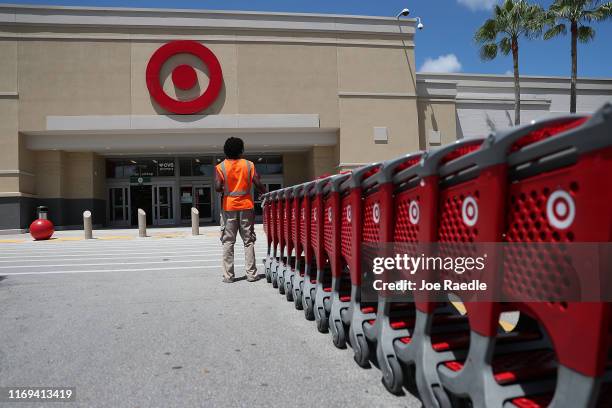 Target Collection Department Target Employee Photos and Premium High Res Pictures - Getty Images