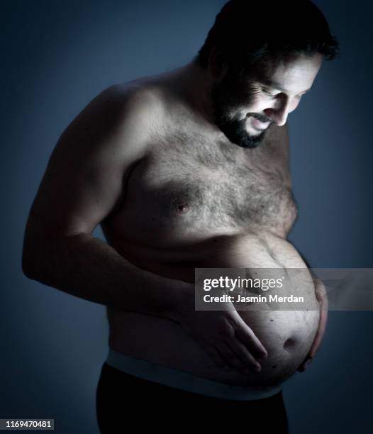 man with big fat belly - big fat white women - fotografias e filmes do acervo