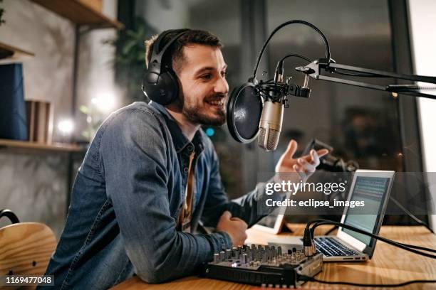 i will tell a joke now - podcasting stock pictures, royalty-free photos & images