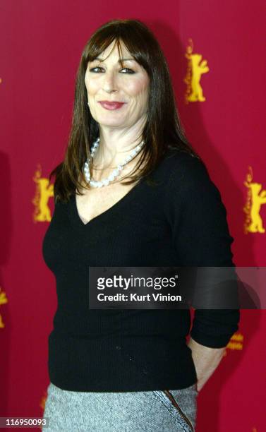 Anjelica Huston during 55th Berlin International Film Festival - "The Life Aquatic with Steve Zissou" - Photocall at Berlin in Berlin, Germany.