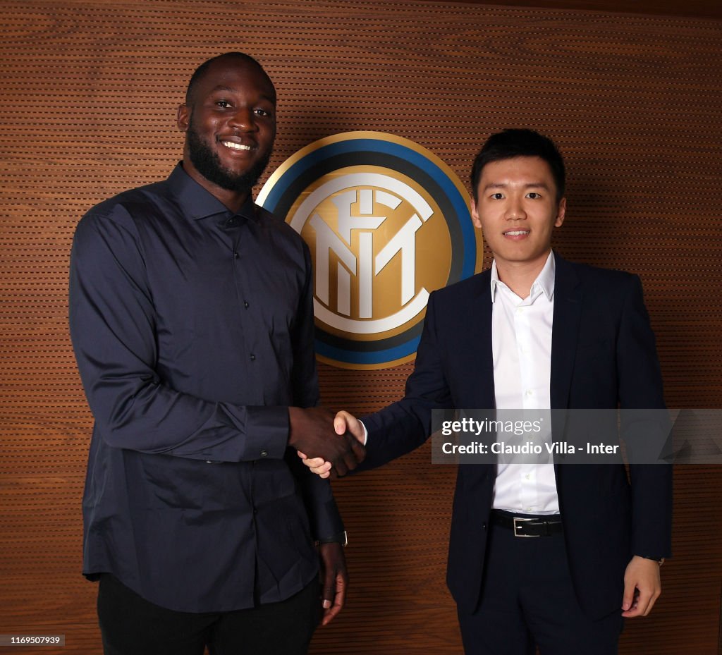 FC Internazionale Unveils New Signing Romelu Lukaku