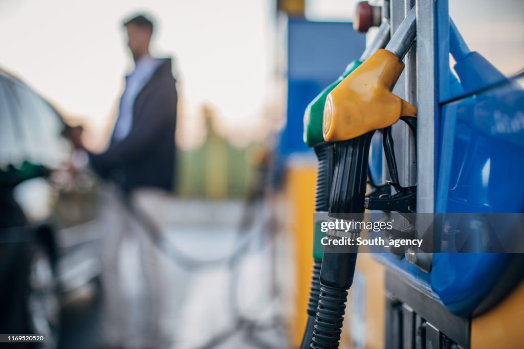 An der Tankstelle