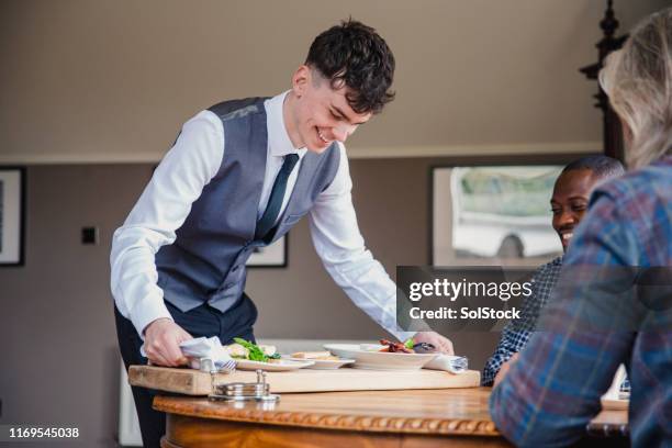 starting the day the right way - quarto de hotel imagens e fotografias de stock