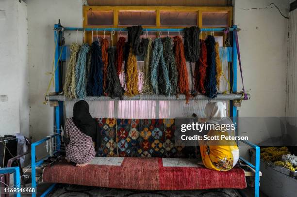 Afghhani Rug Making 1,244 Afghanistan Carpet Stock Photos, High-Res Pictures, and Images ...
