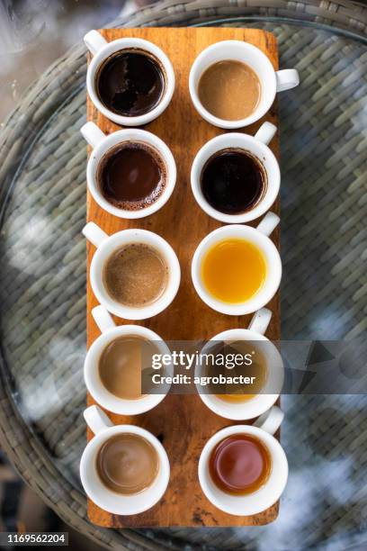 luwak koffie & thee testen in bali - plantation de café stockfoto's en -beelden