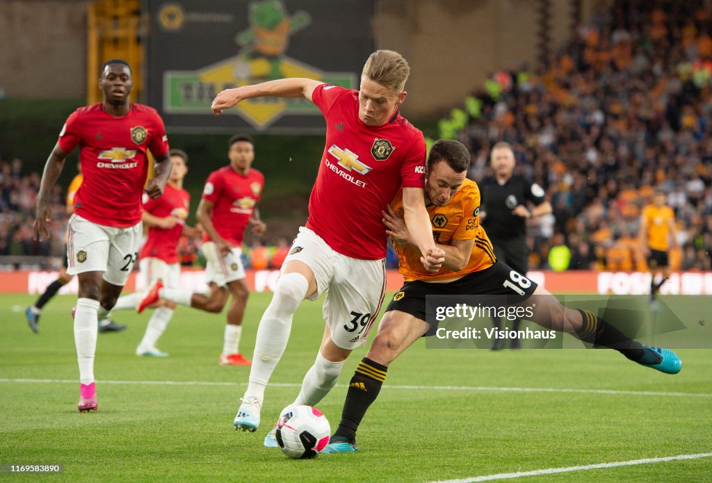 Wolverhampton Wanderers v Manchester United - Premier League