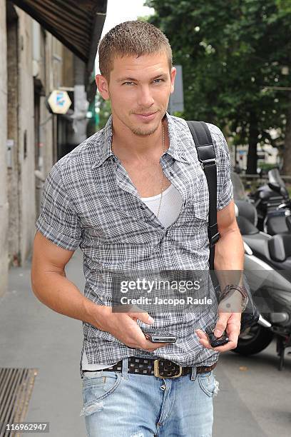 Dolce & Gabbana - Arrivals - Milan Fashion Week Spring/Summer 2012, News Photo