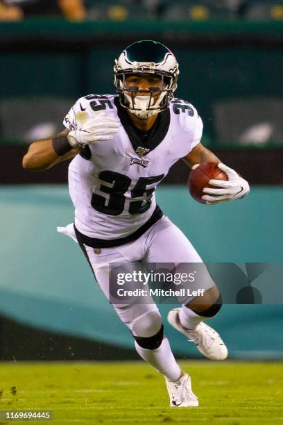 Donnel Pumphrey of the Philadelphia Eagles runs with the ball against the Baltimore Ravens in the preseason game at Lincoln Financial Field on August...