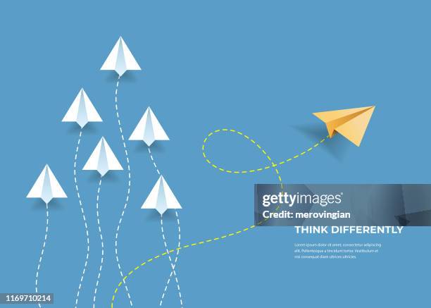 飛ぶ紙飛行機。リーダーシップ、トレンド、独創的なソリューション、独自の方法コンセプトを考えてみてください。違う。 - leader点のイラスト素材／クリップアート素材／マンガ素材／アイコン素材