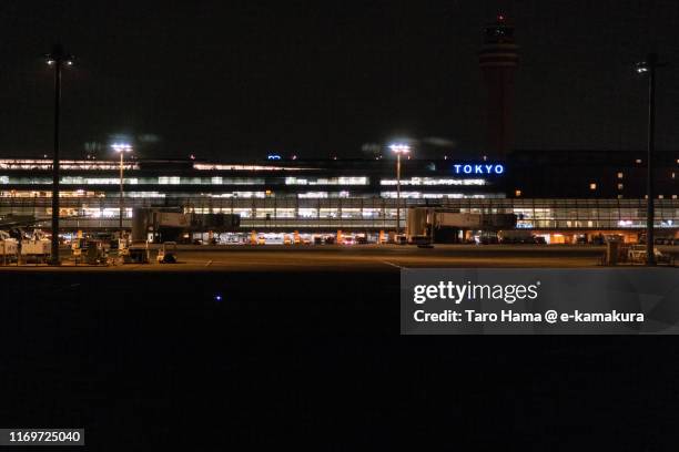 tokyo haneda international airport in japan - tokyo international airport foto e immagini stock