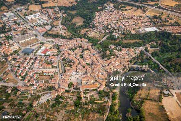aerial view of besalu, la garrotxa, gerona province, catalonia, spain - besalu stock pictures, royalty-free photos & images