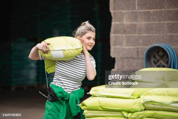 farm leben - schwer stock-fotos und bilder