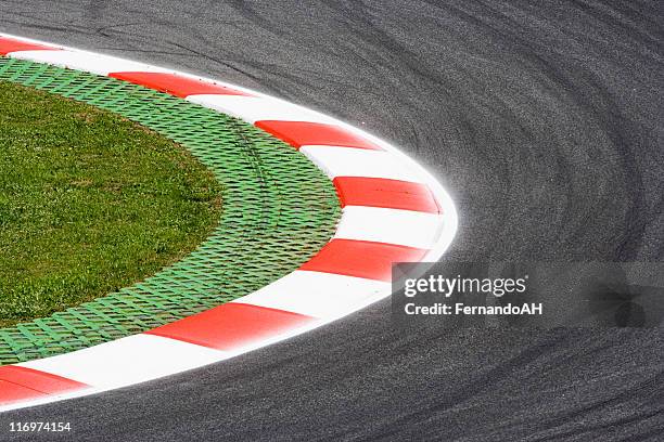 corner on a race track - asphalt stockfoto's en -beelden