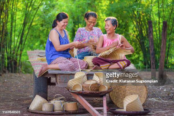 bamboo basketry making - village asia stock-fotos und bilder