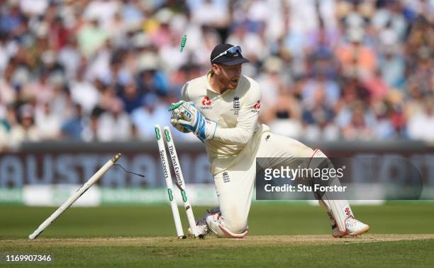 England wicketkeeper Jonny Bairstow runs out Aaustralia batsman Marnus Labuschagne during day three of the 3rd Ashes Test Match between England and...