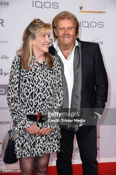 Howard Carpendale and his wife Donnice Pierce attend the 'Goldene Henne' red carpet at Messe Leipzig on September 20, 2019 in Leipzig, Germany.