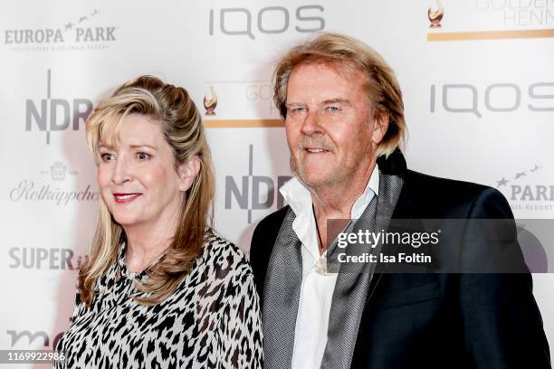 German singer Howard Carpendale and his wife Donnice Pierce attend the Goldene Henne at Messe Leipzig on September 20, 2019 in Leipzig, Germany.