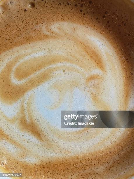close-up photos of latte coffee with lava - coffee foam imagens e fotografias de stock