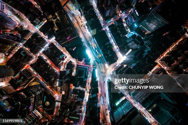 uitzicht op de hong kong 's nachts - stadscentrum hongkong stockfoto's en -beelden