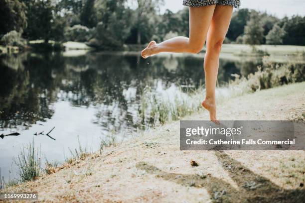 legs - womens beautiful feet - fotografias e filmes do acervo