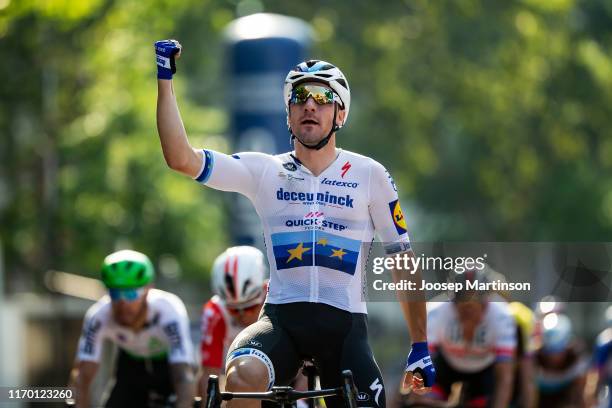 Elia Viviani of UCI WorldTeam Deceuninck Quick-Step celebrates winning the EuroEyes Cyclassics Elite race on August 25, 2019 in Hamburg, Germany.