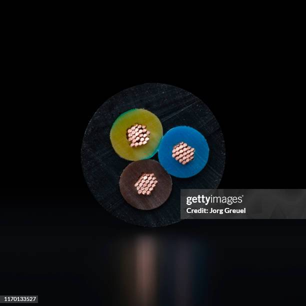 electric power cable (cross section) - wire cut stockfoto's en -beelden