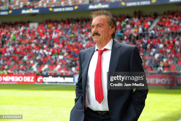 Ricardo Antonio La Volpe coach of Toluca looks on during the 6th round match between Toluca and Tijuana as part of the Torneo Apertura 2019 Liga MX...