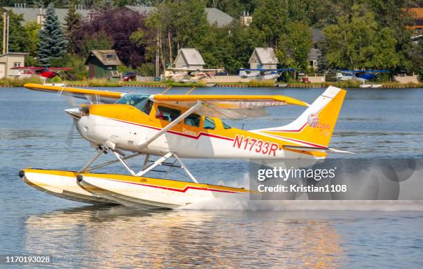 cessna 172 seaplane - cessna stock pictures, royalty-free photos & images