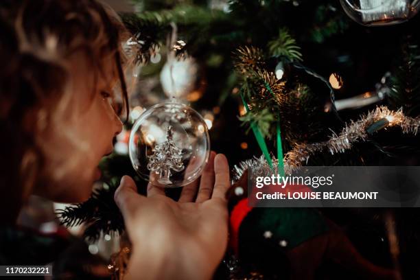 admiring the christmas decorations - sydney christmas lights 2017 stock pictures, royalty-free photos & images