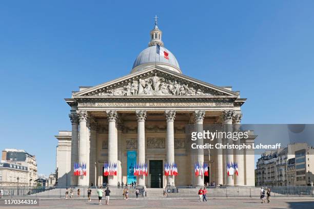 the panthéon in paris, france. - panthéon photos et images de collection