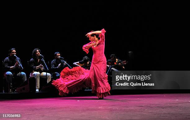Spanish dancer Belen Maya performs during the dress rehearsal of the flamenco show 'Bailes alegres para personas tristes' on stage at the Teatros del...