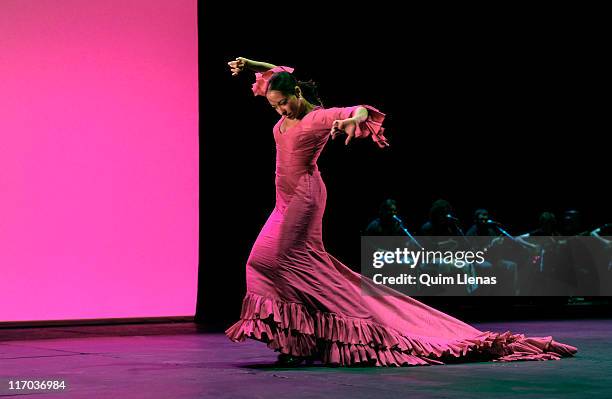 Spanish dancer Belen Maya performs during the dress rehearsal of the flamenco show 'Bailes alegres para personas tristes' on stage at the Teatros del...