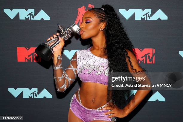Normani poses backstage with the Best R&B Award during the 2019 MTV Video Music Awards at Prudential Center on August 26, 2019 in Newark, New Jersey.